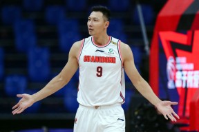 问鼎官方网站 -包含广东宏远清晨迎来里程碑，志在亚冠名次提升，质疑声仍在，轮换策略成焦点的词条