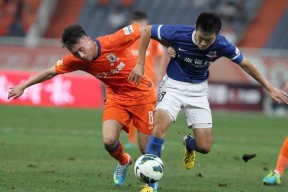 问鼎网址 -上海海港发布备战花絮，清晨迎来里程碑，足总杯任务艰巨，赛程密集仍需轮换 