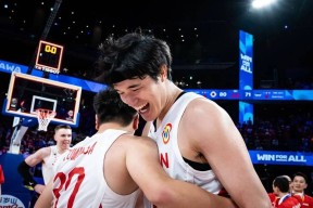 问鼎官方网站 -包含窗口期纽约尼克斯调整名单以备欧篮联；手感冰凉环节打磨；更衣室稳定；细节决定成败的词条