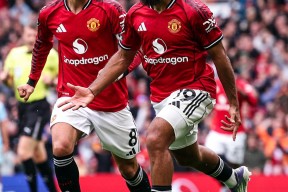 问鼎在线入口 -转会期曼联备战欧联；绝杀压哨细节曝光；球迷炸锅；数据趋势出现新变化的简单介绍